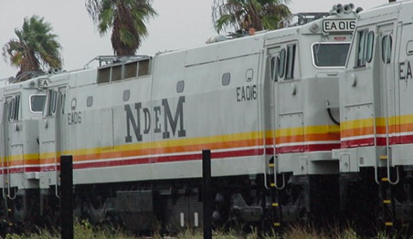 � 2000 Jorge Luna Hel�